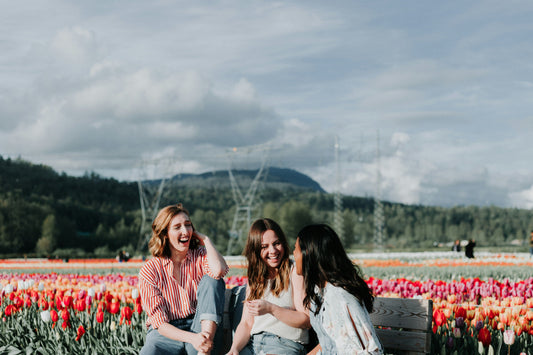 Le rire entre amis : un baume pour l’âme