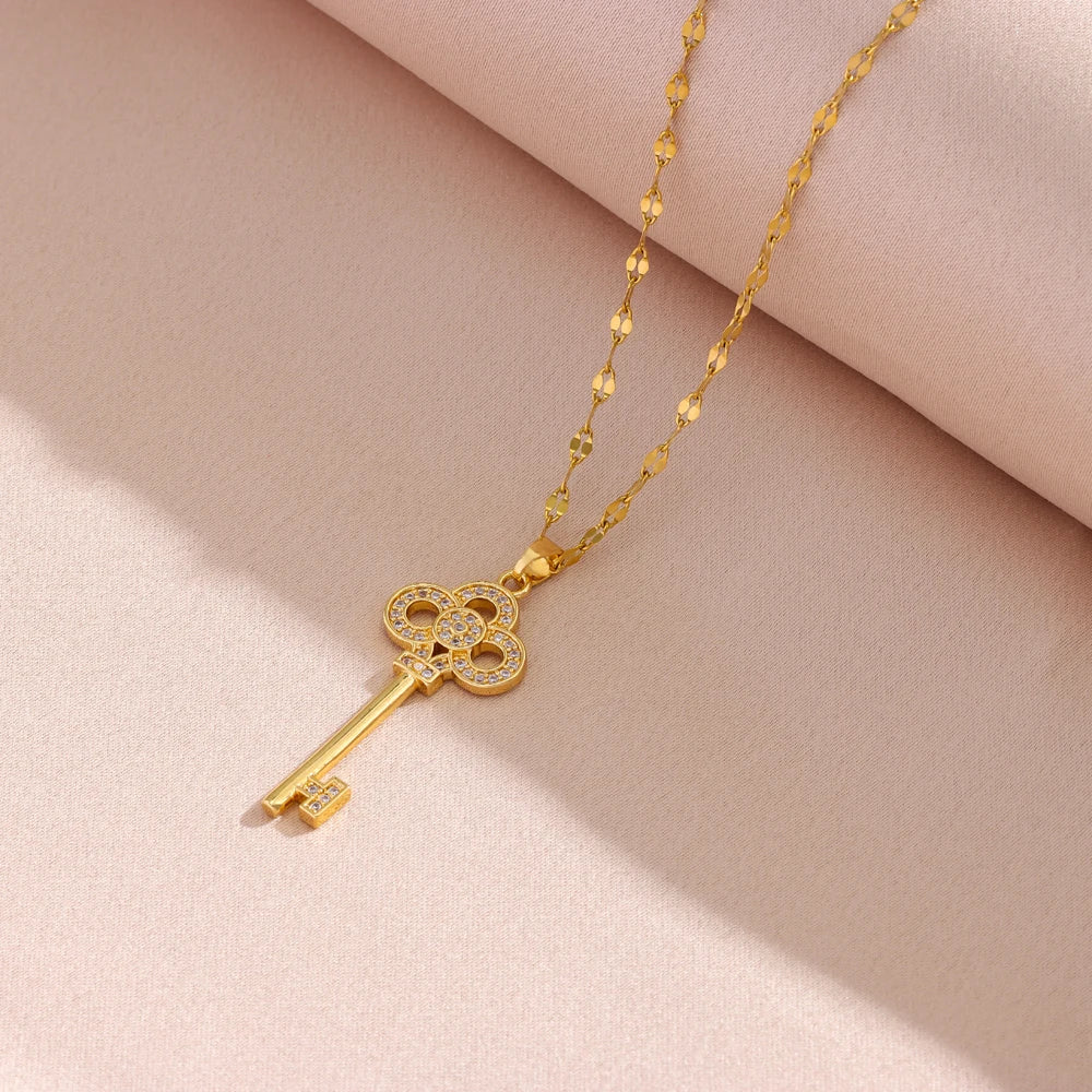 Key pendant necklace